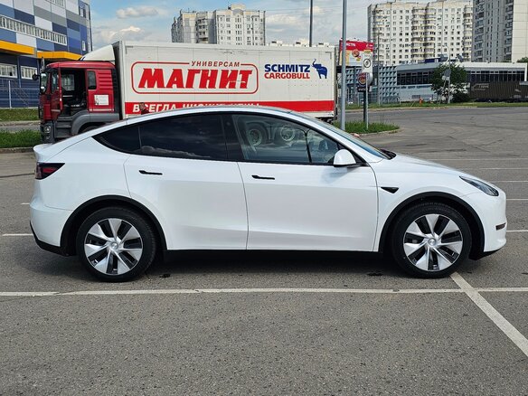 2021 Tesla Model Y Long Range I, белый, 4250000 рублей - вид 10