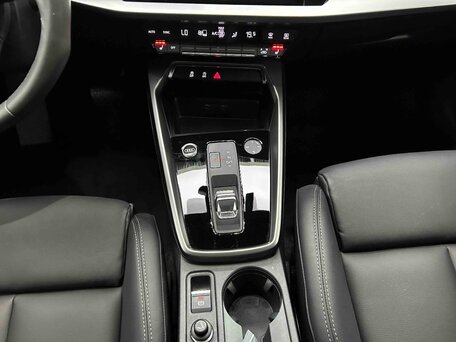 2022 Audi A3 Sportback 35 TFSI IV (8Y), красный, 1948000 рублей, вид 3