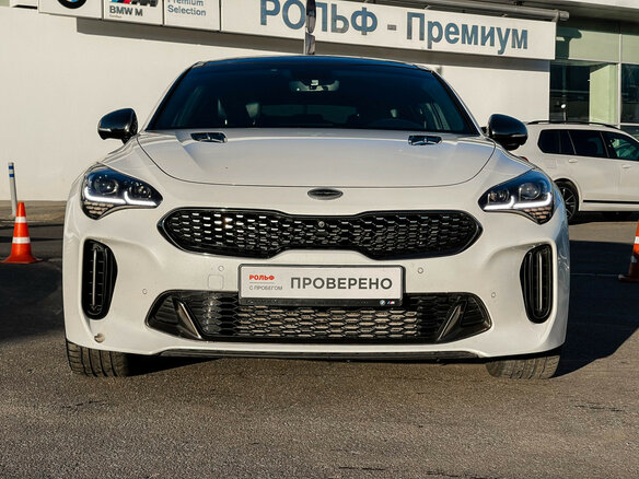 2021 Kia Stinger I Рестайлинг, белый, 2799000 рублей - вид 1