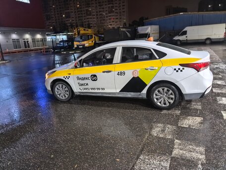 2017 Hyundai Solaris II, белый, 599999 рублей, вид 3