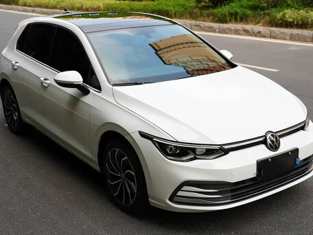 2022 Volkswagen Golf VIII, белый, 2150000 рублей, вид 3