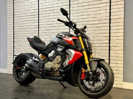 2026 Ducati Diavel V4, белый, 4550000 рублей, вид 2