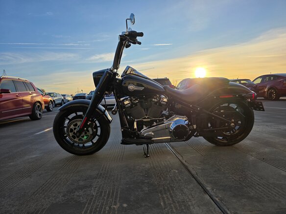 2024 Harley-Davidson Fat Boy, чёрный, 2249000 рублей - вид 2