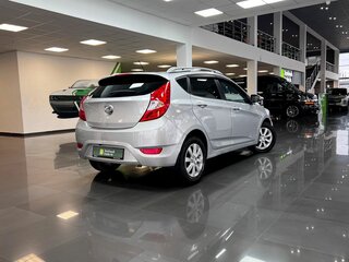 2012 Hyundai Solaris I, серебристый, 670000 рублей, вид 2