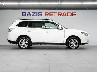 2012 Mitsubishi Outlander III, белый, 1579000 рублей, вид 4