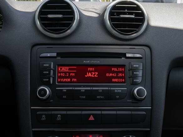 2011 Audi A3 II (8P) Рестайлинг 2, белый - вид 11