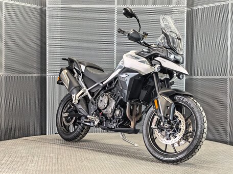 2022 Triumph Tiger 900, белый, 1099000 рублей, вид 2