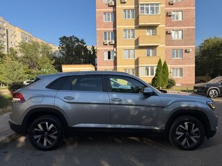 2021 Volkswagen Atlas Cross Sport I, серебристый, 3600000 рублей, вид 4