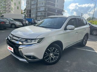 2015 Mitsubishi Outlander III Рестайлинг 2, белый, 1830000 рублей, вид 2