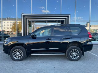 2018 Toyota Land Cruiser Prado 150 Series Рестайлинг 2, чёрный, 3930000 рублей, вид 4