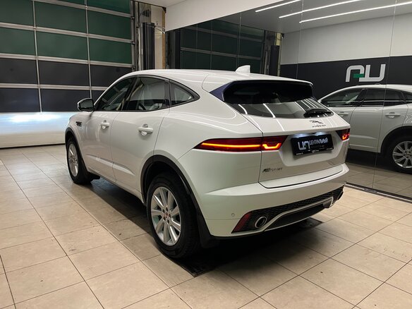 2018 Jaguar E-Pace I, белый, 2200000 рублей - вид 3