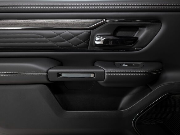 2026 Ram 1500 Crew Cab eTorque V Рестайлинг, чёрный, 11300000 рублей - вид 21