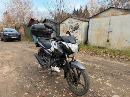 2023 Bajaj Pulsar 125, белый, 105000 рублей, вид 5