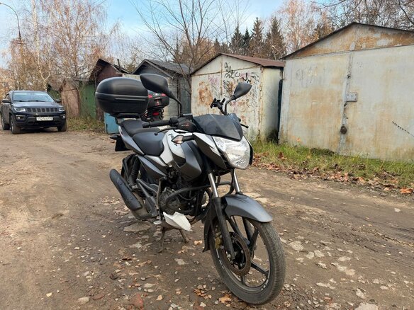 2023 Bajaj Pulsar 125, белый, 105000 рублей - вид 4