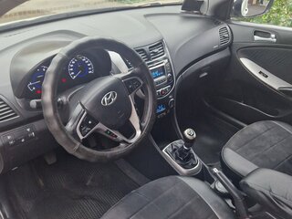 2015 Hyundai Solaris I Рестайлинг, бежевый, 720000 рублей, вид 5