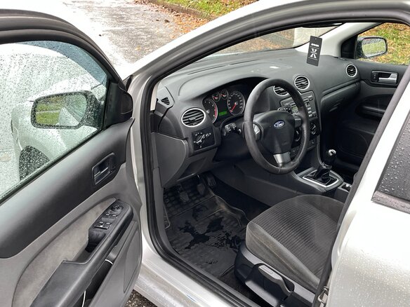 2007 Ford Focus II Рестайлинг, серебристый, 219000 рублей - вид 4