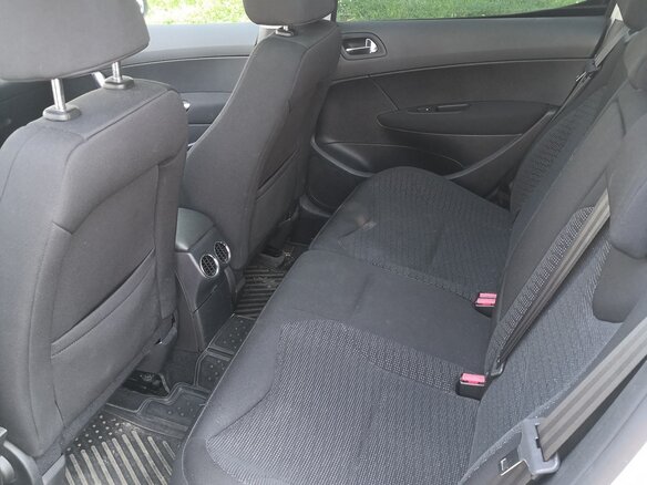 2011 Peugeot 308 I Рестайлинг, белый, 700000 рублей - вид 11