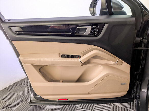 2021 Porsche Cayenne III, серый, 7750000 рублей - вид 19