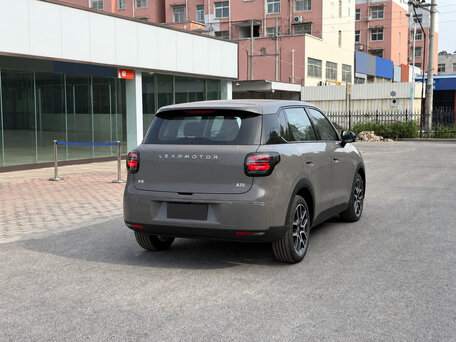 2026 Leapmotor A10 53 kWh, бежевый, 1600000 рублей, вид 5