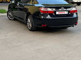 2017 Toyota Camry VII (XV50) Рестайлинг, чёрный, 3350000 рублей, вид 2