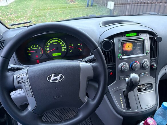 2011 Hyundai H-1 II, чёрный, 1500000 рублей - вид 16