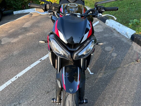 2021 Triumph Street Triple, чёрный, 975000 рублей - вид 1