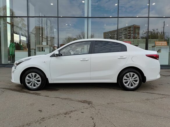 2021 Kia Rio IV Рестайлинг, белый, 1930000 рублей - вид 7