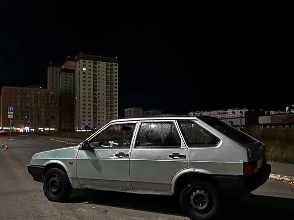 2005 Lada (ВАЗ) 2109, серебристый, 120000 рублей - вид 2