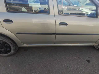 2011 Renault Logan I Рестайлинг, бежевый, 340000 рублей, вид 3