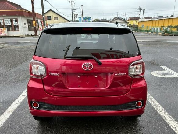 2017 Toyota Passo III, красный, 730000 рублей - вид 4