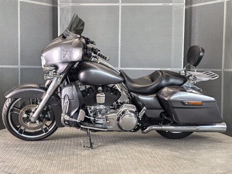 2013 Harley-Davidson Street Glide, серый, 1299000 рублей, вид 5