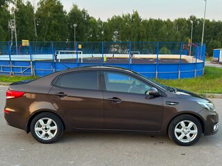 2017 Kia Rio III Рестайлинг, коричневый, 995000 рублей, вид 3