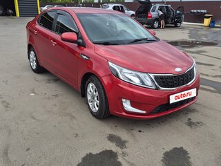 2013 Kia Rio 5-speed III, красный, 800000 рублей, вид 2