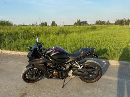 2020 Honda CBR 650R, чёрный, 940000 рублей, вид 1
