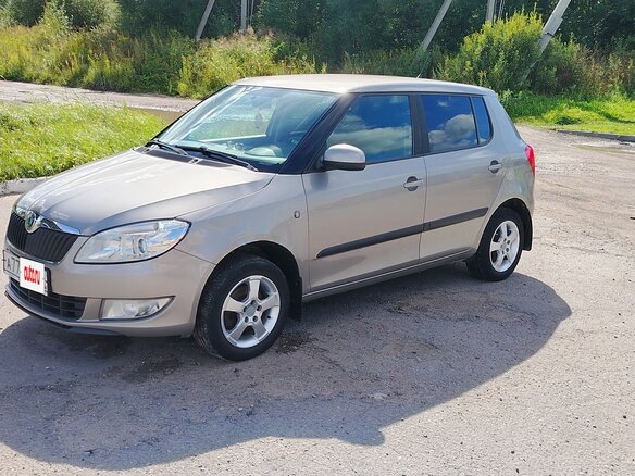2012 Skoda Fabia II Рестайлинг, бежевый