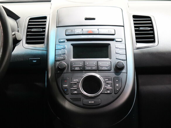 2012 Kia Soul I Рестайлинг, серебристый, 885000 рублей - вид 15