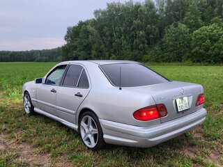 1996 Mercedes-Benz E-Класс 230 II (W210, S210), серебристый, 460000 рублей, вид 4