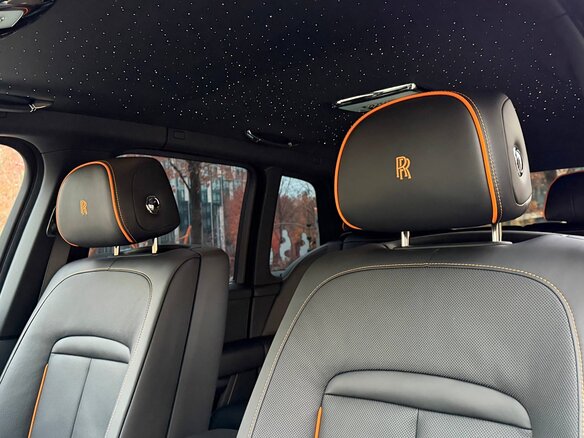 2026 Rolls-Royce Cullinan Black Badge I Рестайлинг (Series II), чёрный, 59850000 рублей - вид 19