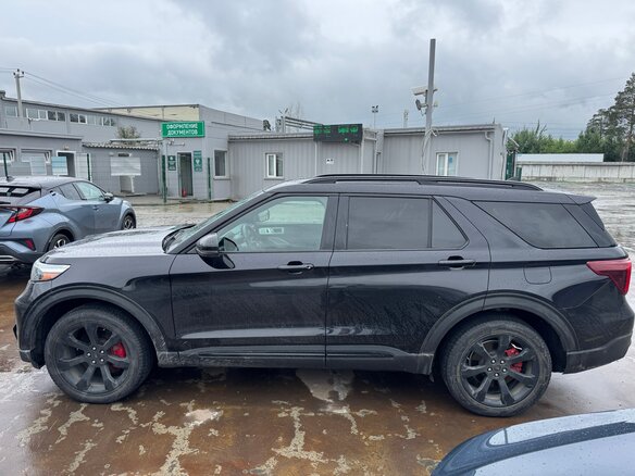 2022 Ford Explorer VI, чёрный, 4550000 рублей - вид 2