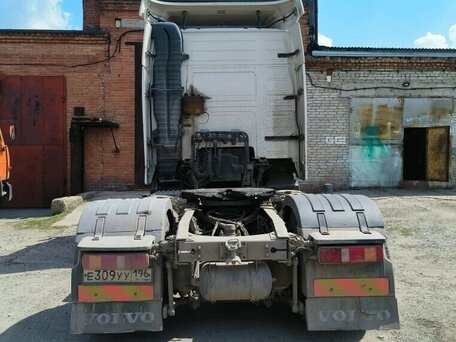 2011 Volvo FH, белый, 7200000 рублей, вид 5