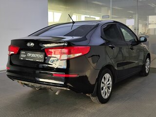 2016 Kia Rio III Рестайлинг, чёрный, 830000 рублей, вид 5