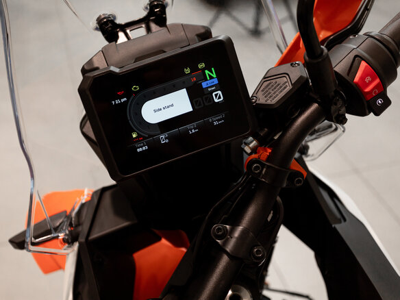 2026 KTM 390 Adventure R, белый, 889000 рублей - вид 11