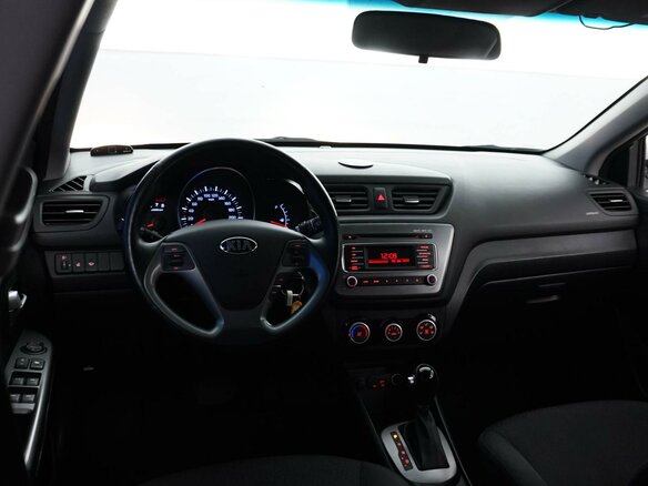 2017 Kia Rio III Рестайлинг, серебристый - вид 5