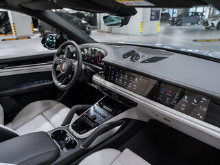 2026 Porsche Cayenne III Рестайлинг, серый, 18200000 рублей, вид 3