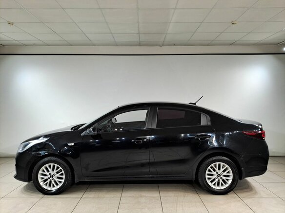 2018 Kia Rio IV, чёрный, 1025000 рублей - вид 5