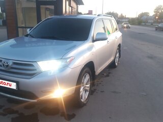 2012 Toyota Highlander II (XU40) Рестайлинг, серебристый, 1820000 рублей, вид 1