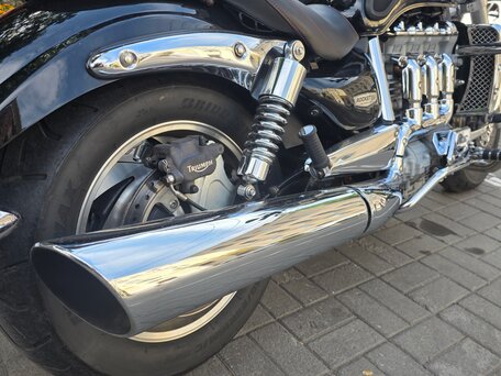 2005 Triumph Rocket III, чёрный, 700000 рублей, вид 2