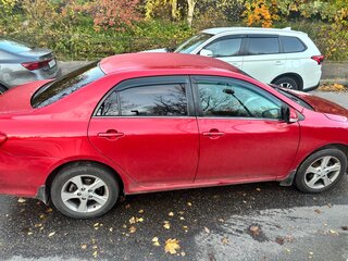 2011 Toyota Corolla X (E140, E150) Рестайлинг, пурпурный, 1099000 рублей, вид 3