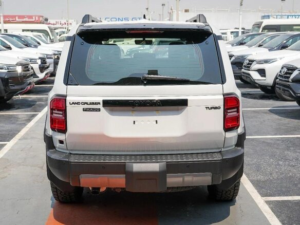 2026 Toyota Land Cruiser Prado 250 Series, белый, 9890000 рублей - вид 4