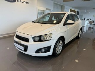 2014 Chevrolet Aveo II, белый, 660000 рублей, вид 1